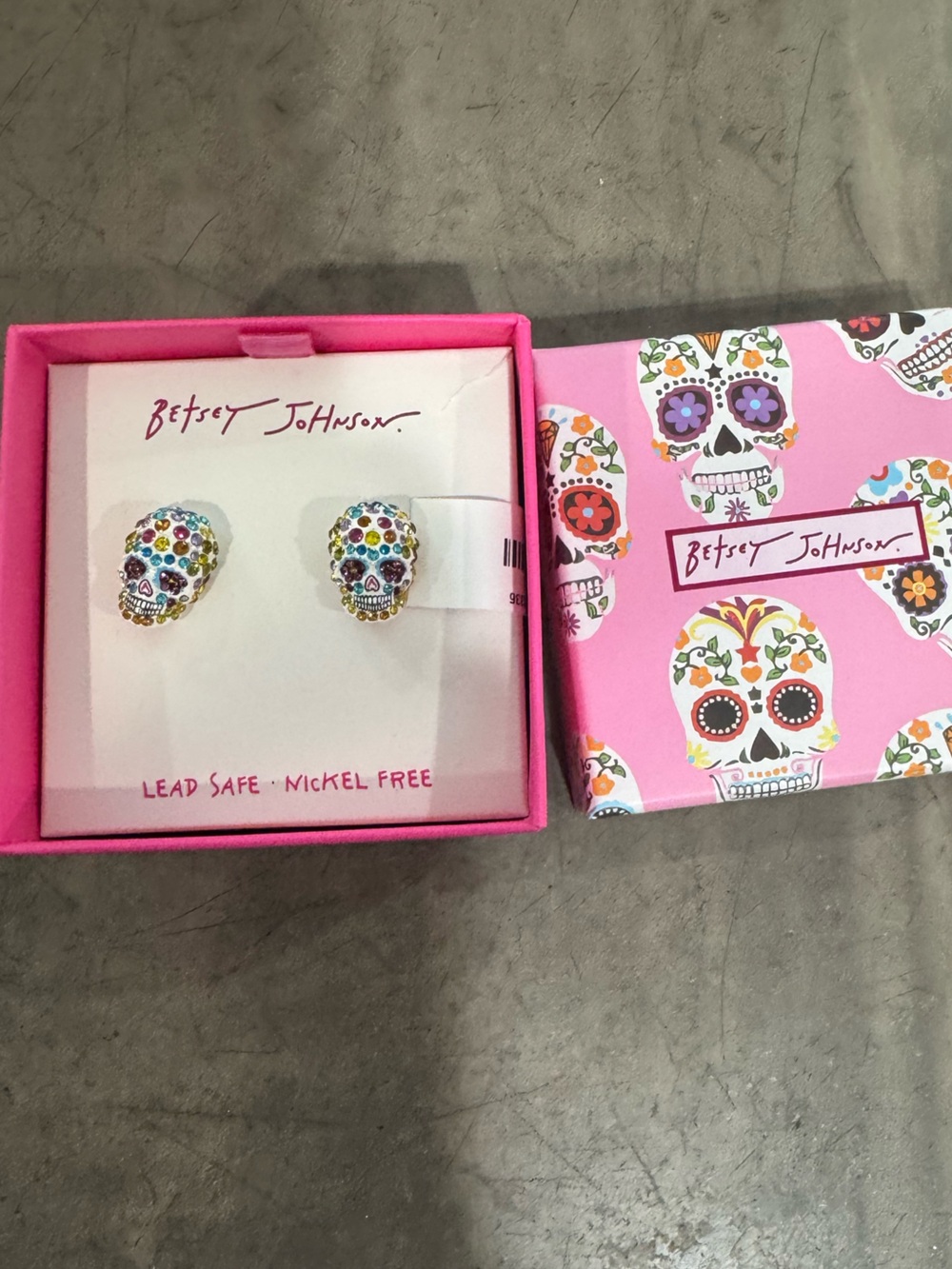 Betsey Johnson Multicolor Crystal Skull Stud Earrings with Pink Packagingi💀💀